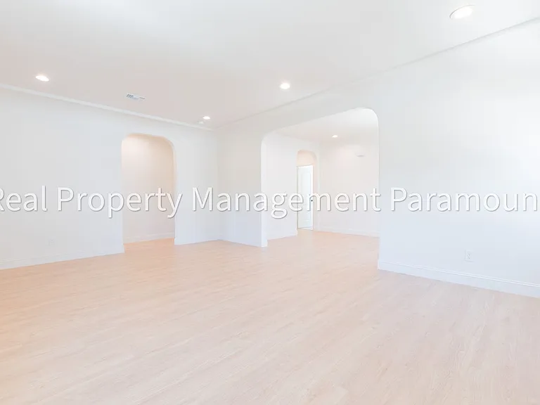 1867 S Redondo Blvd — Photo 7