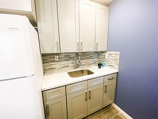 3rd image of 1484 Bryant Ave APT 2