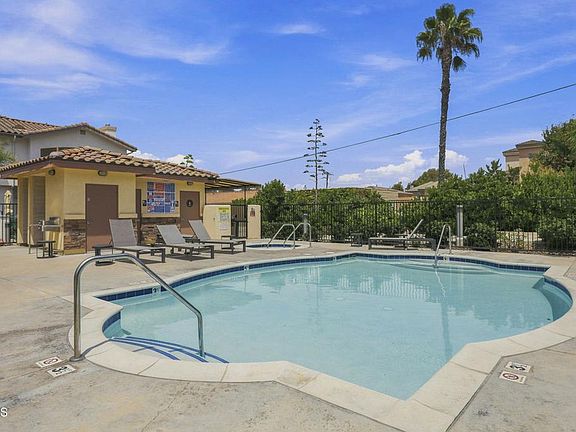 3rd image of 1218 Vista Heights Ct