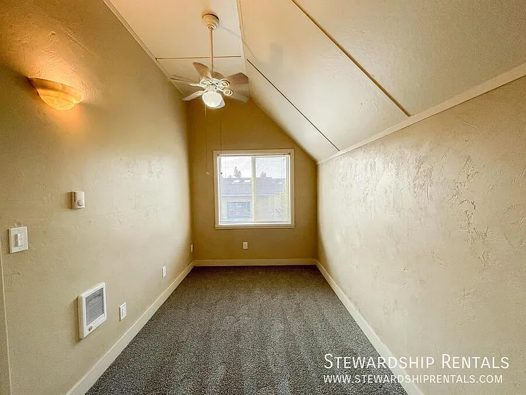 1825 Harris St #11 — Photo 9
