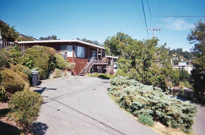 Belle Triplex Street view