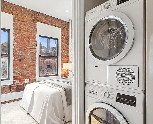 3rd image of 113 Christopher St APT 4B