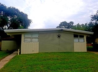 703 Iris Ln, Victoria, TX 77904