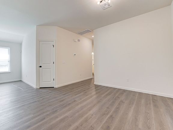 5th image of 200 NW 122nd St #B