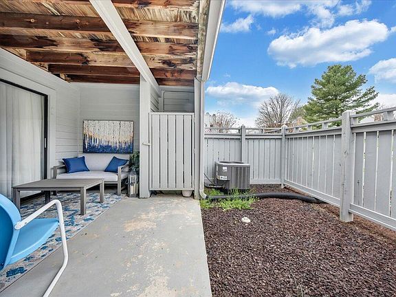 4th image of 2327 Wood Gate Ln