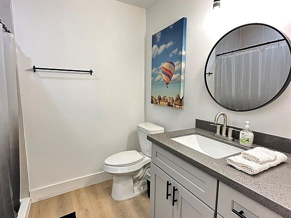 5th image of 2607 Live Oak St #1