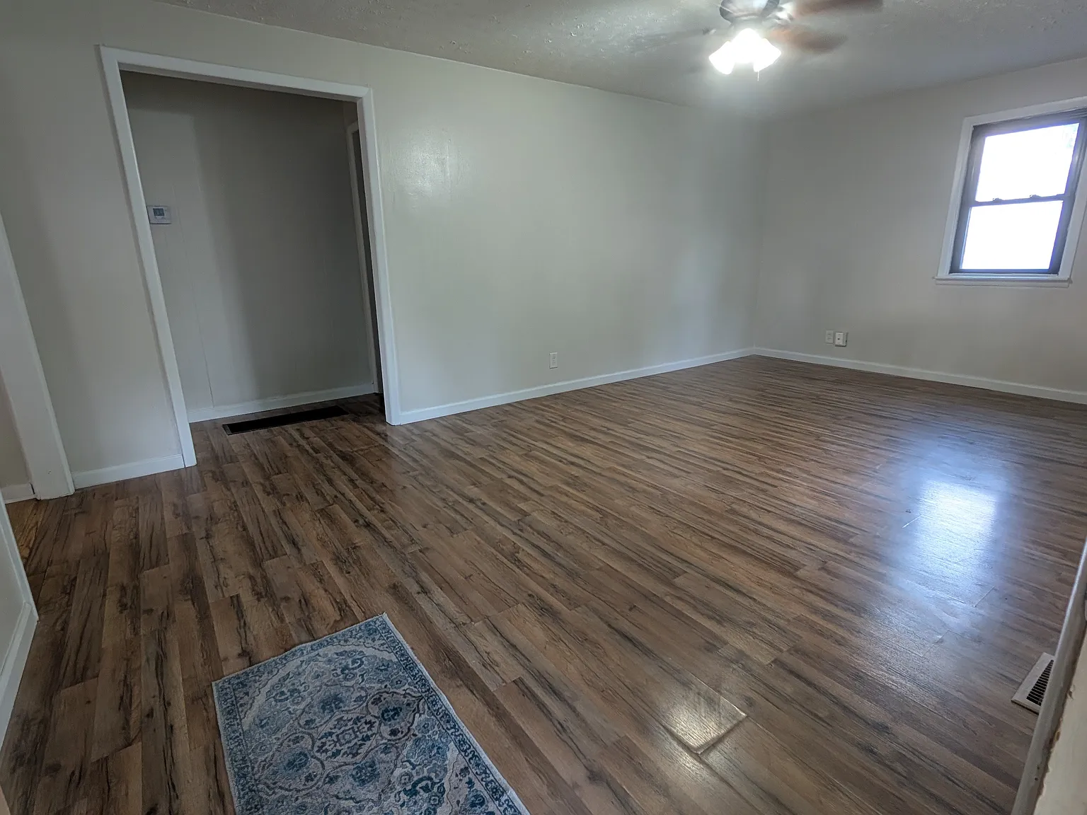 3 bed, 1.5 bath, 992 sqft, $1,500 — Photo 4
