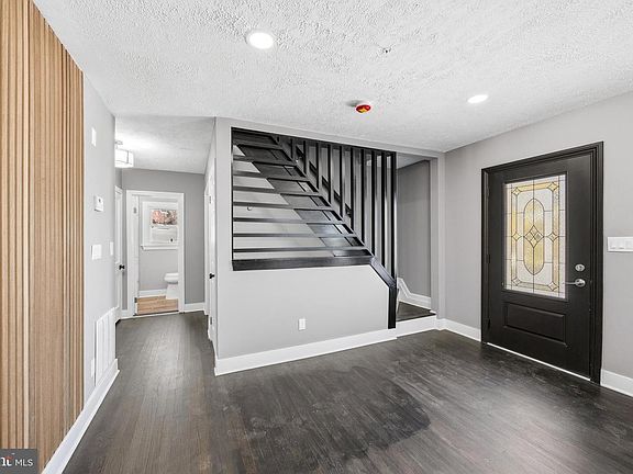 3rd image of 3170 Sykesville Rd