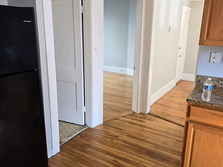 9 Greendale Ave #1 — Photo 10