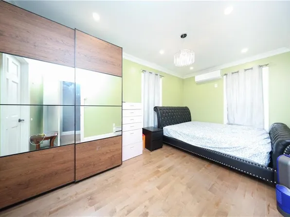 2154 East 23rd Street image 14 of 29