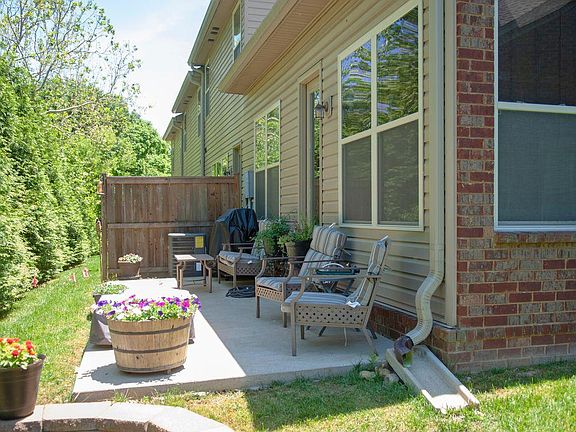 2nd image of 535 Millwood Ln