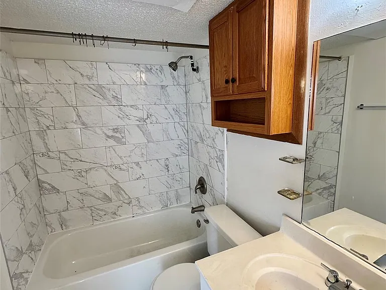 4322 Gillis St #206 — Photo 24
