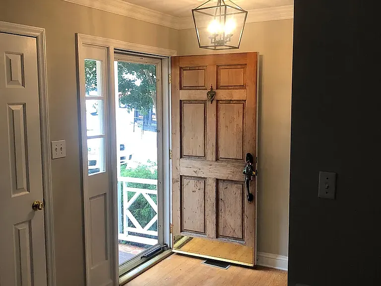 2833 Sterling Park Dr — Photo 3