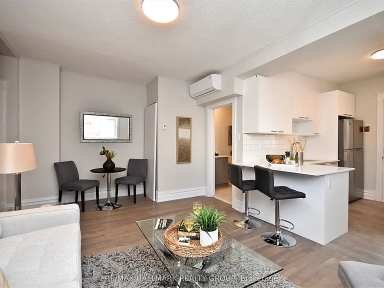 375 Mackay St #2 — Photo 8