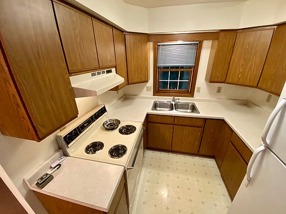 2nd image of 227 Liberty St APT 10