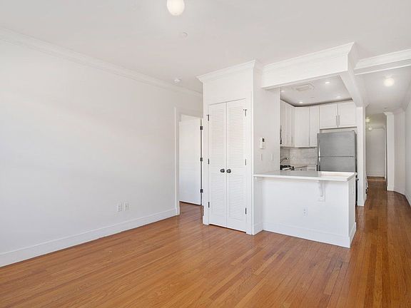 3rd image of 118 W 112th St APT 5B