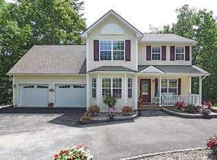 24 Sunny West Ln, Lake George, NY 12845