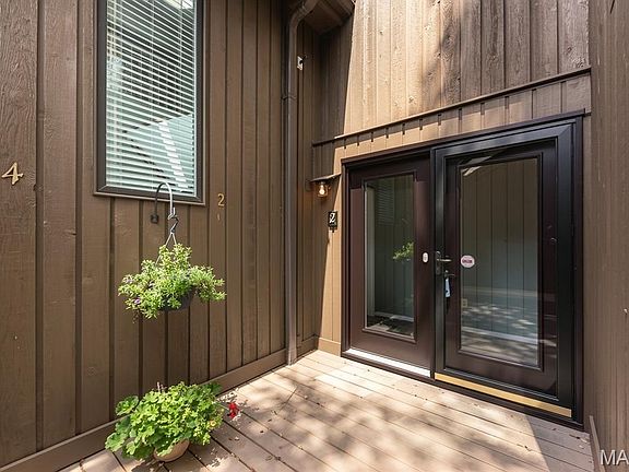 2nd image of 2 Tanewood Ct