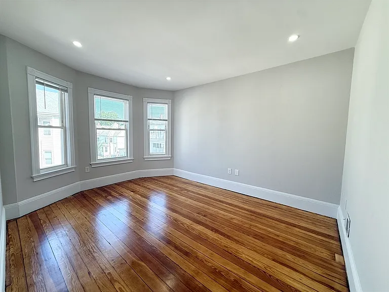 71 Saxton St #3 — Photo 9