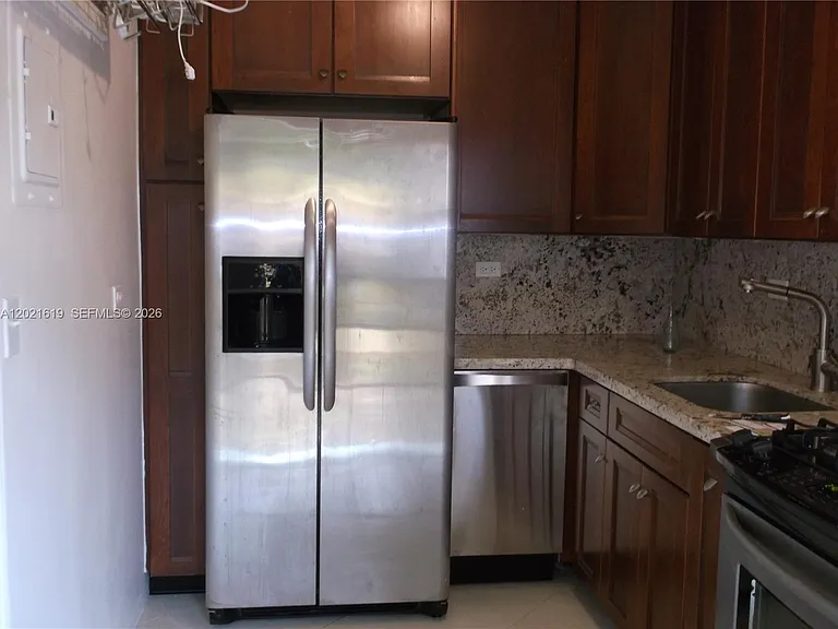 727 NE 16th Ave #727D — Photo 8