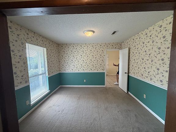 4th image of 1309 Clearmont Dr