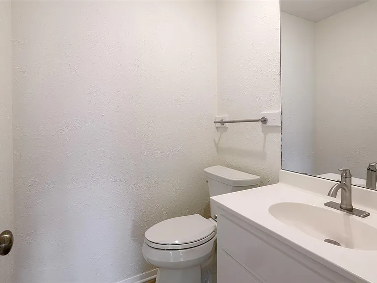 611 Lido St — Photo 17