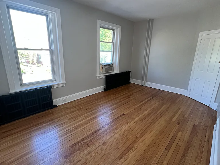 908 N Franklin St #2 — Photo 6