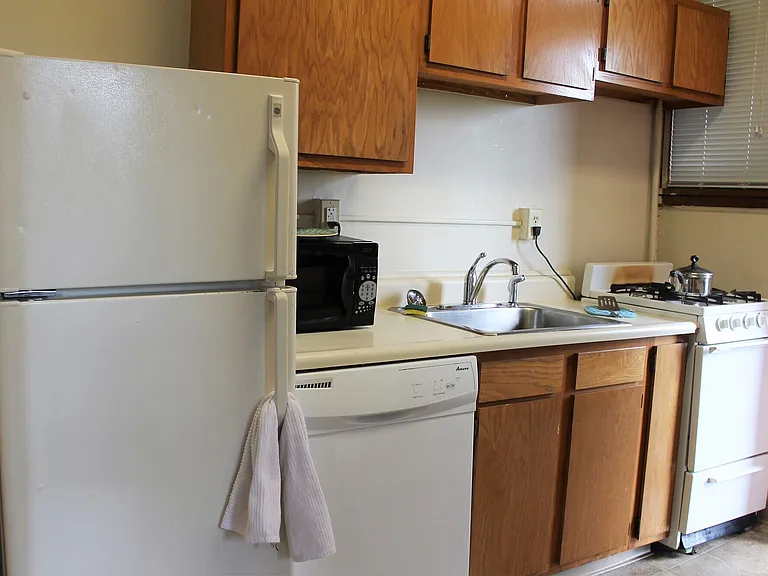 Aces Apartments — Photo 42