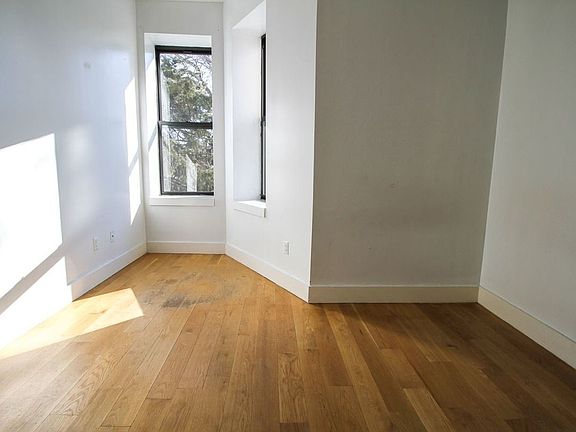 4th image of 867 Halsey St #7N