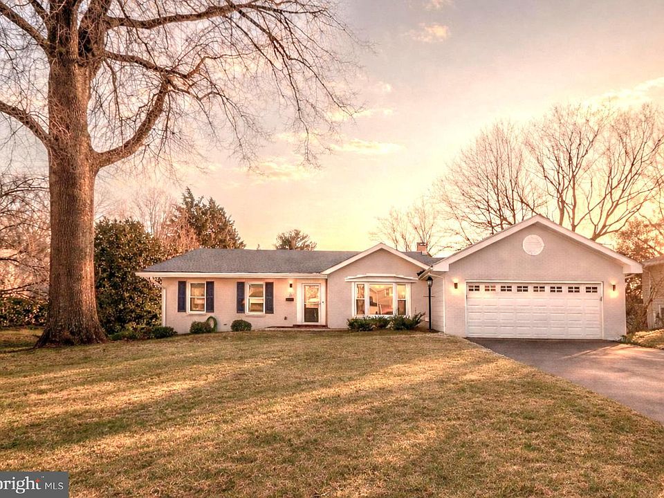 1st image of 8513 Braeburn Dr