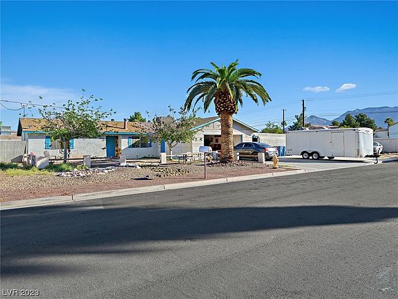 2nd image of 4972 Yuma Ave