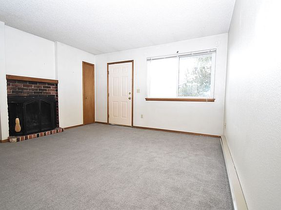5th image of 8 Hoffman Dr #0