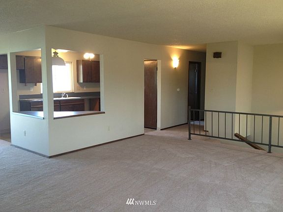 5th image of 625 Gormley Street