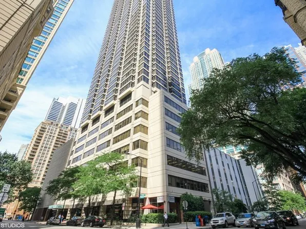 30 E Huron St APT 3005, Chicago, IL 60611