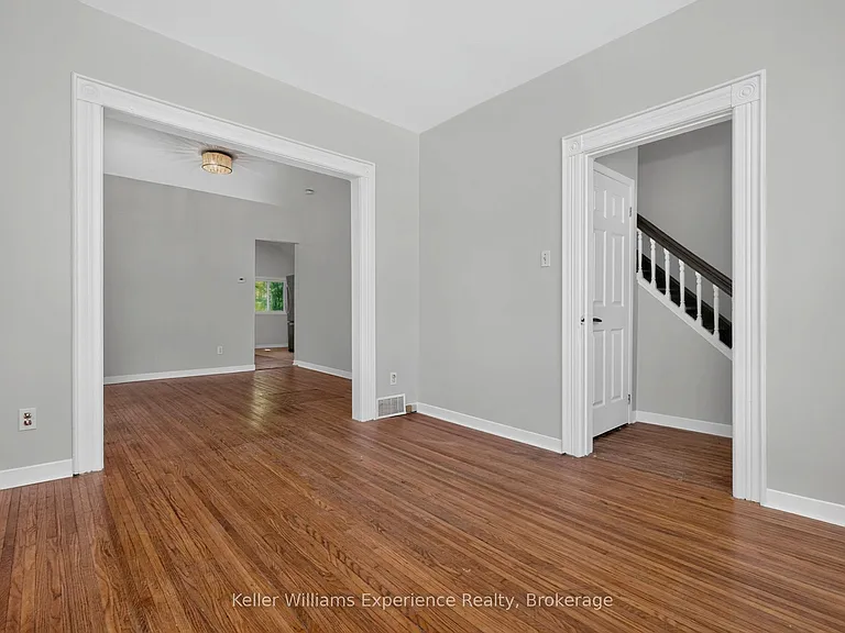 647 Ottawa St — Photo 19