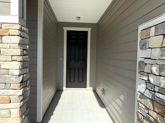 3rd image of 60 Coastal Village Ln