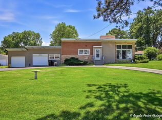 2923 Shorewood Dr, McHenry, IL 60050