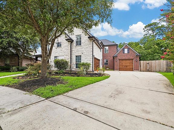 3rd image of 14107 Hunters Lake Way Ct