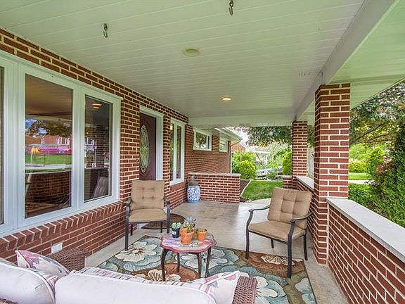 4th image of 126 Holly Hill Dr