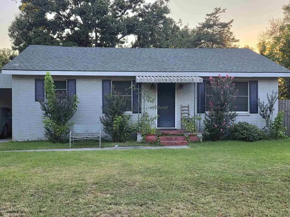 2103 Pine Tree Rd, Longview, TX 75604