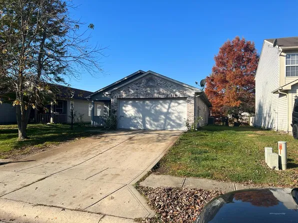 1712 Long Lake Dr, Greenwood, IN 46143