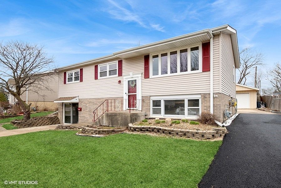 1st image of 8817 Oakwood Dr