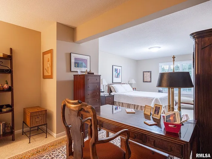 5200 N Knoxville Ave #5200 — Photo 10