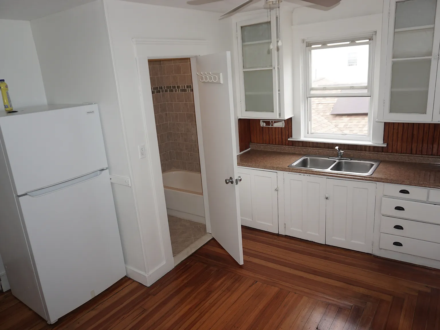 2 bed, 900 sqft, $1,750 — Photo 4