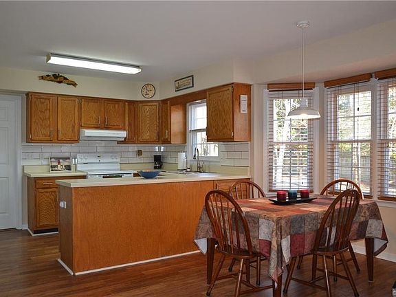4th image of 9197 Fair Hill Pl