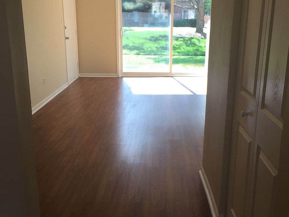 1st image of 9360 Bay Colony Dr #1