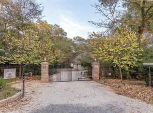 10195 Dogwood Trl, College Station, TX 77845
