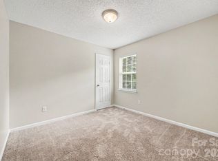 302 Touch Me Not Ln, Charlotte, NC 28216