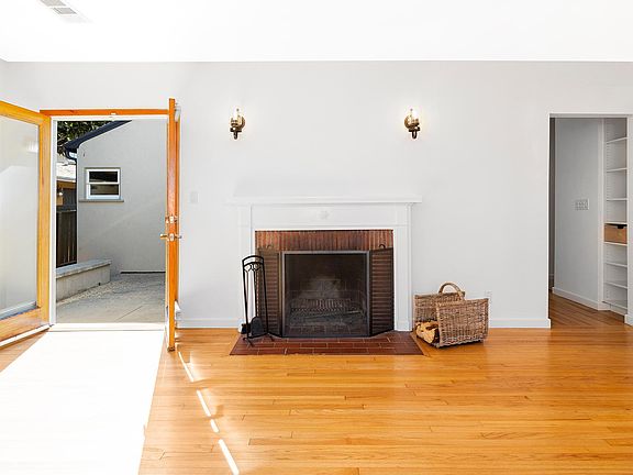 2nd image of 2521 Griffith Park Blvd