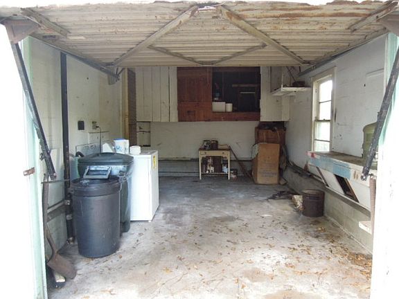 5th image of 146 NE Monroe Cir N
